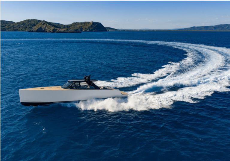 Yachts With At Anchor Stabilisers
