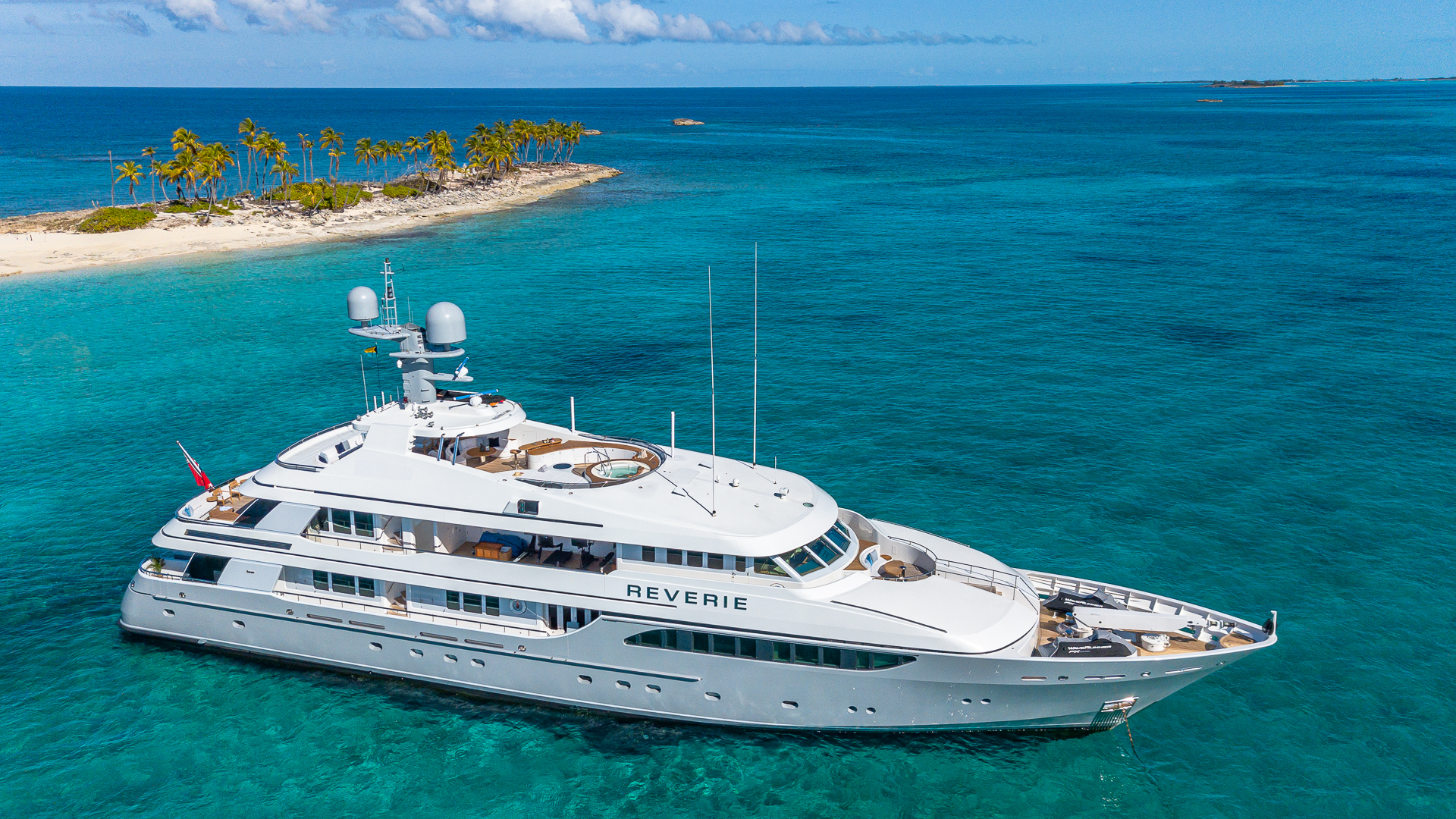 motor yacht REVERIE