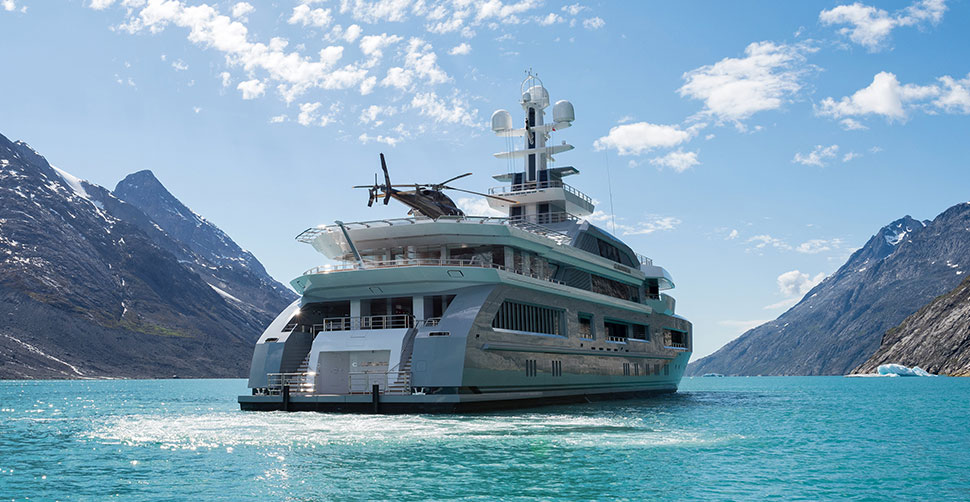 Yacht Cloudbreak