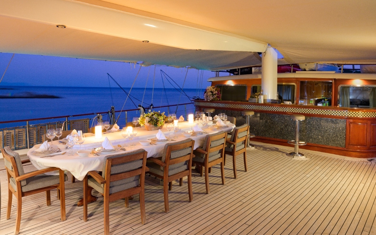 alfresco dining