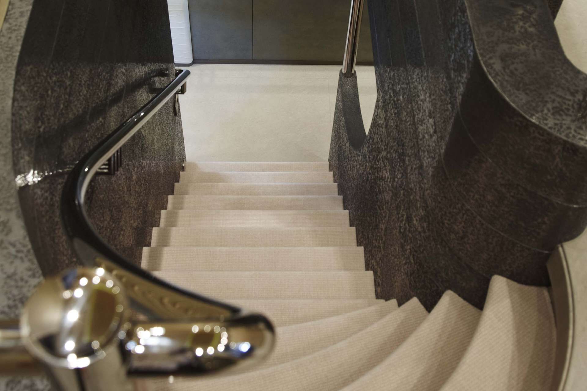  stairwell - Photo Feadship.jpg