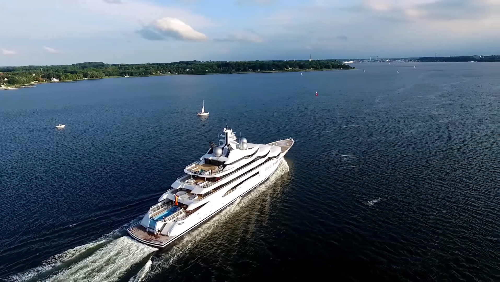 [106m-Yacht-AMADEA]-10211-113.jpg