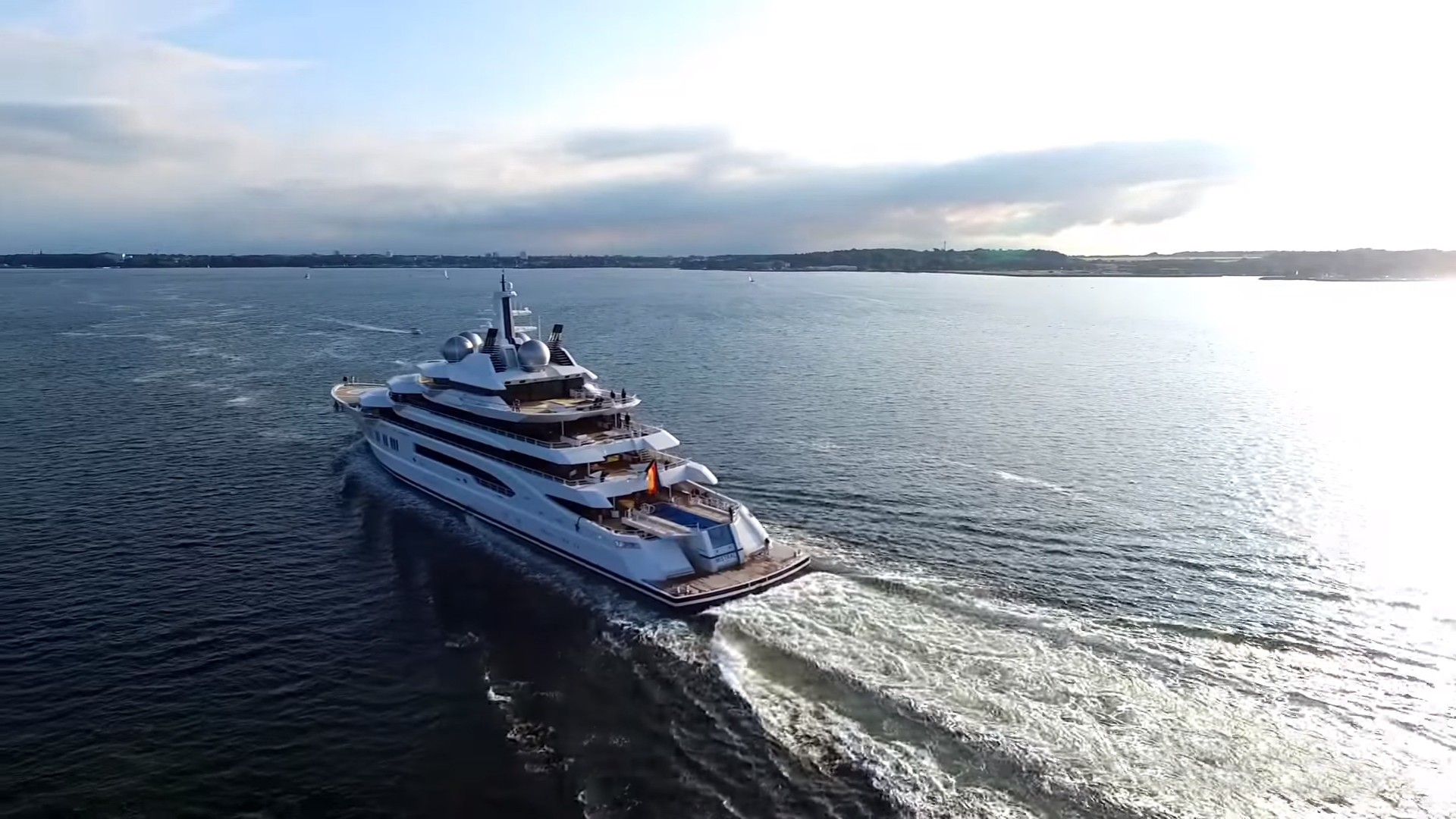 [106m-Yacht-AMADEA]-10211-120.jpg