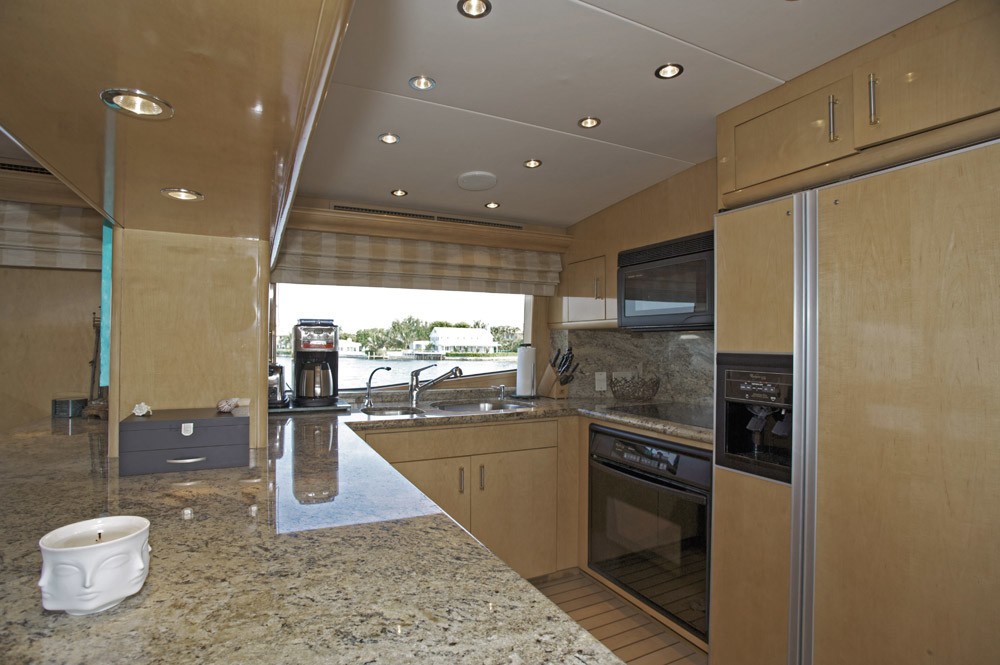 [22m-Yacht-SHEER-BLISS]-1813-154.jpg