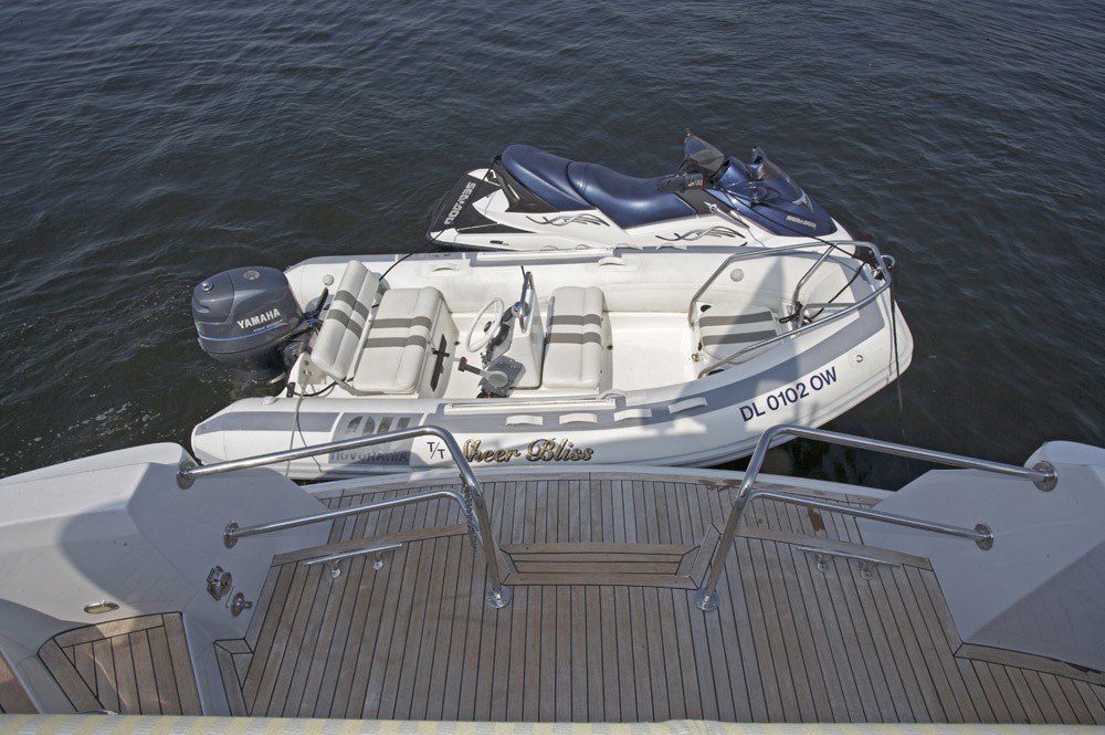 [22m-Yacht-SHEER-BLISS]-1813-23.jpg