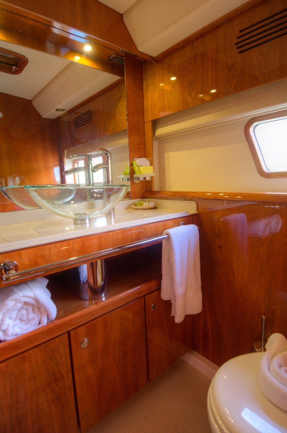 [22m-Yacht-XENIA-74]-10092-23.jpg