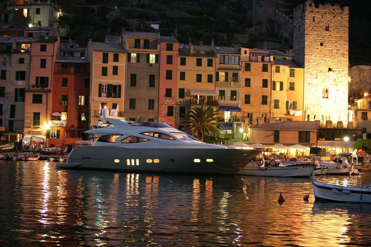 [23m-Yacht-BLUE-ANGEL]-10348-180.jpg