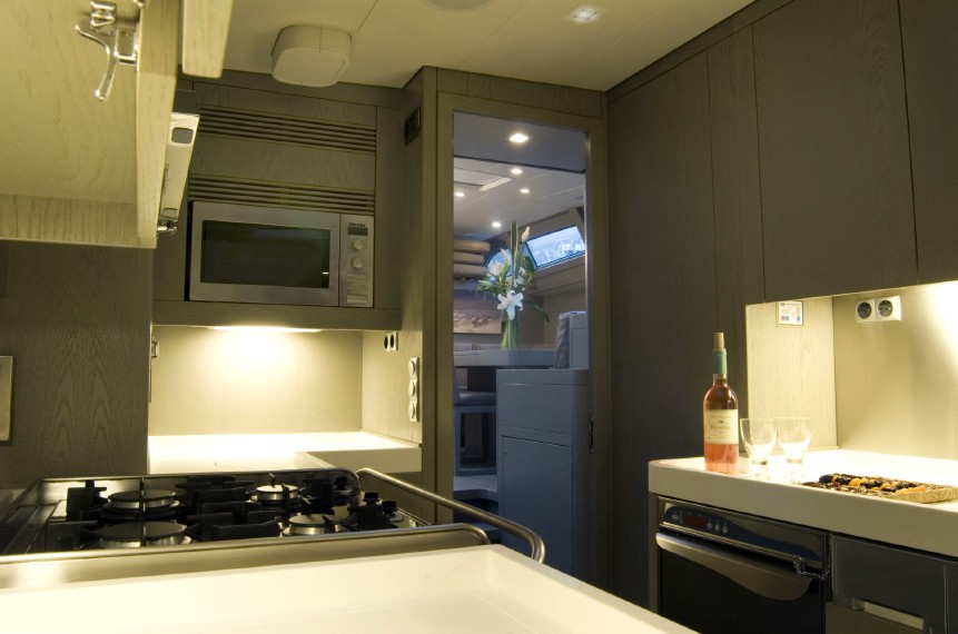 [24m-Yacht-CRACKERJACK]-1591-177.jpg