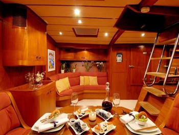 [24m-Yacht-MIDNIGHT-SUN-OF-LONDON]-1607-75.jpg