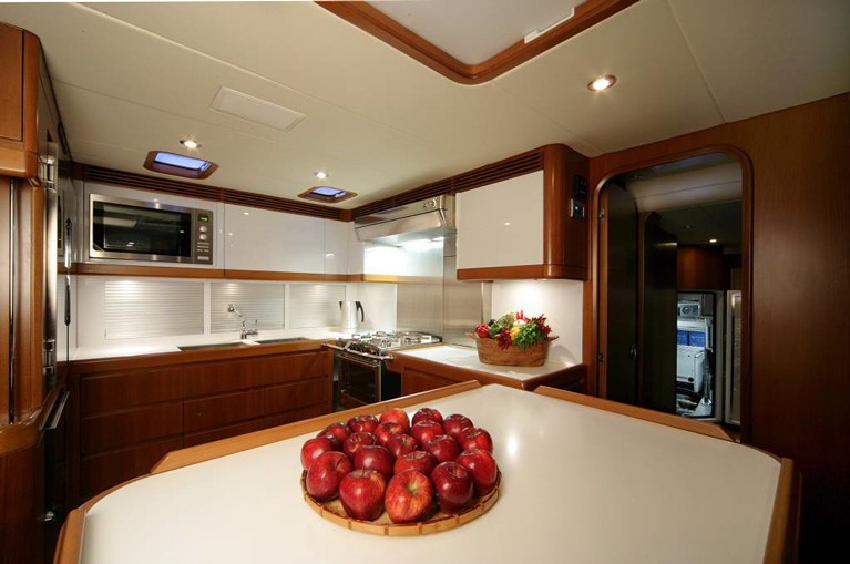 [24m-Yacht-SI-VIS-PACEM]-1314-124.jpg