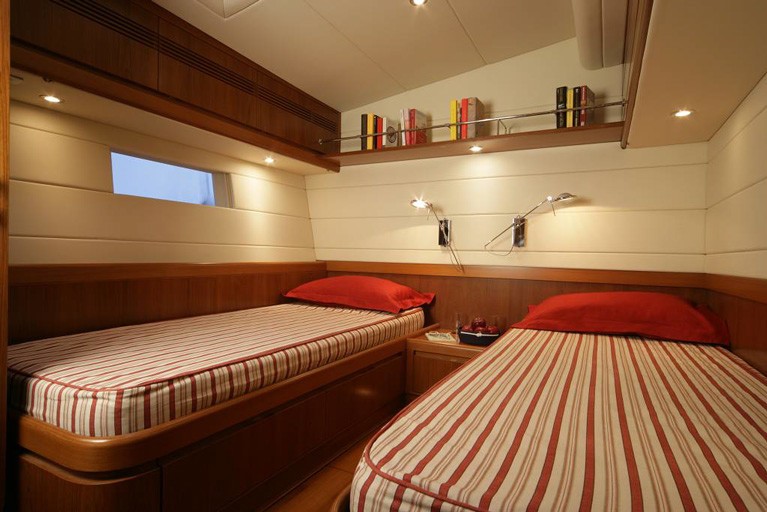 [24m-Yacht-SI-VIS-PACEM]-1314-146.jpg