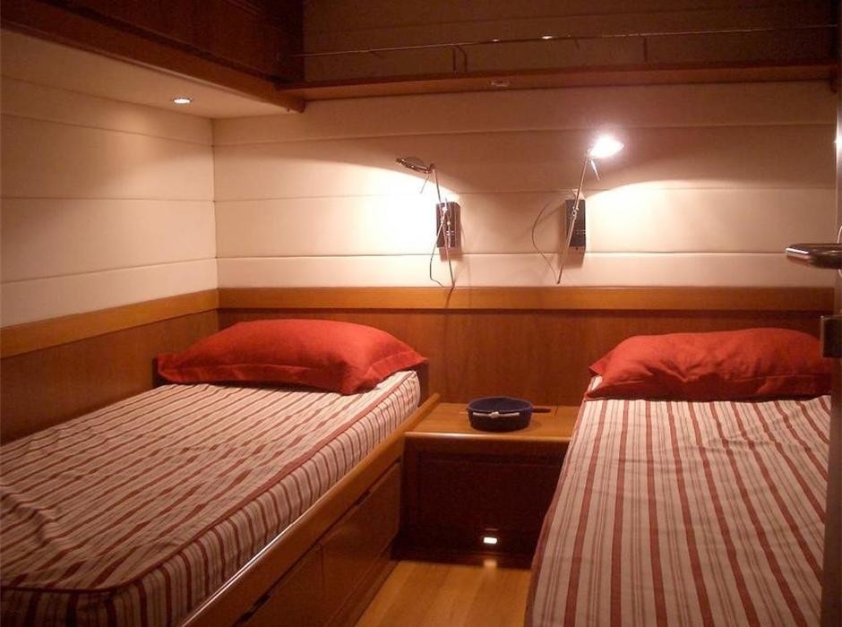 [24m-Yacht-SI-VIS-PACEM]-1314-170.jpg