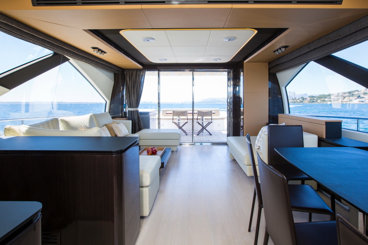 [24m-Yacht-TOFFEE-CRISP]-10256-106.jpg