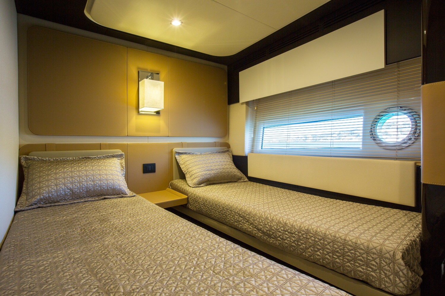 [24m-Yacht-TOFFEE-CRISP]-10256-177.jpg
