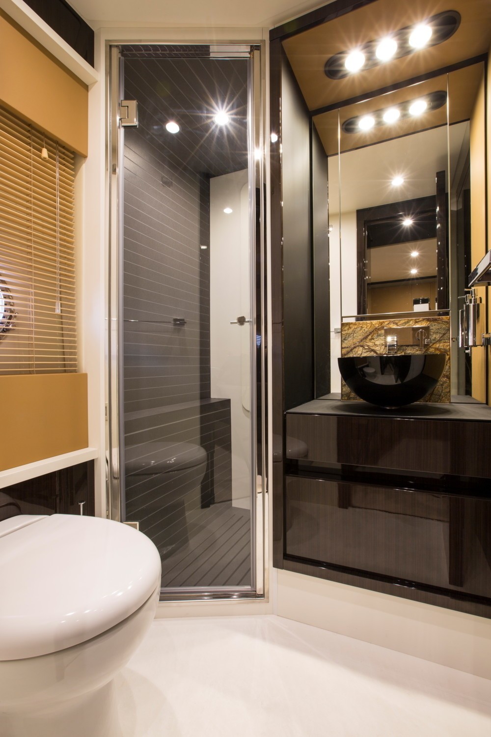 [24m-Yacht-TOFFEE-CRISP]-10256-180.jpg