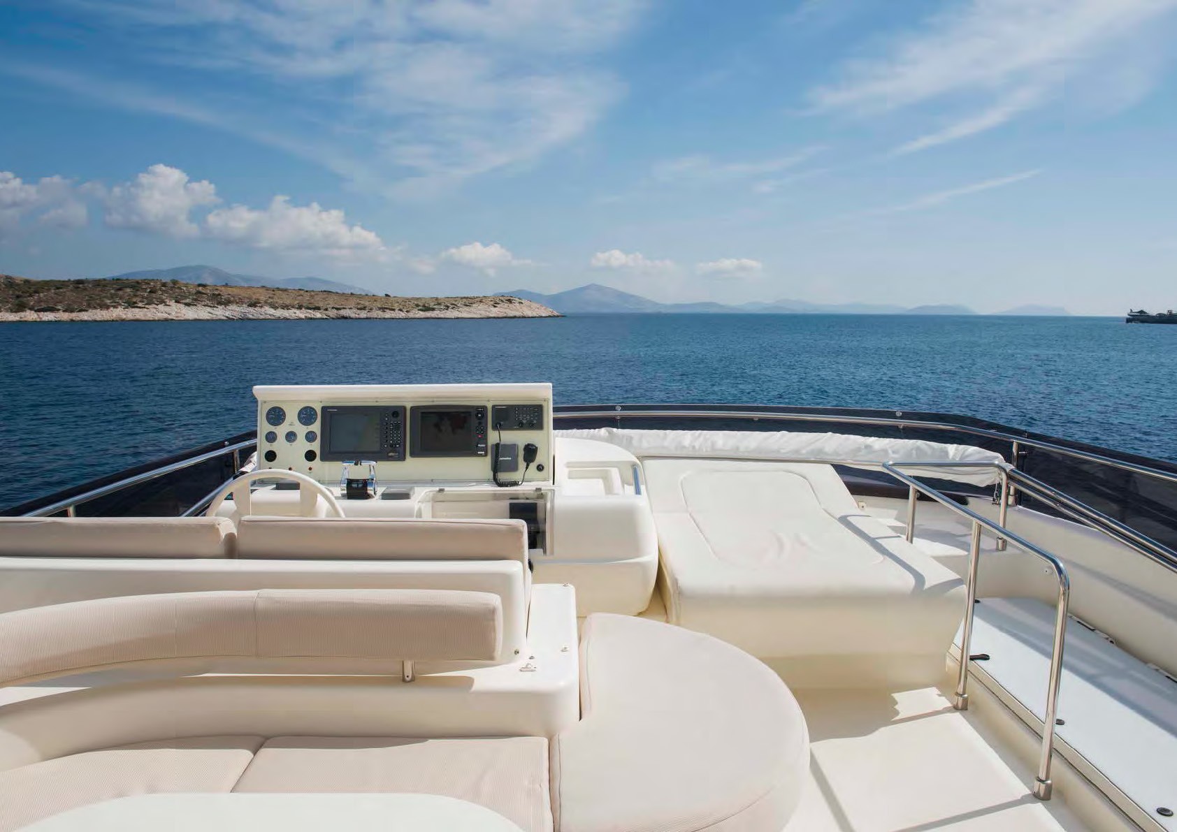 [25m-Yacht-JULIE-M]-10194-165.jpg