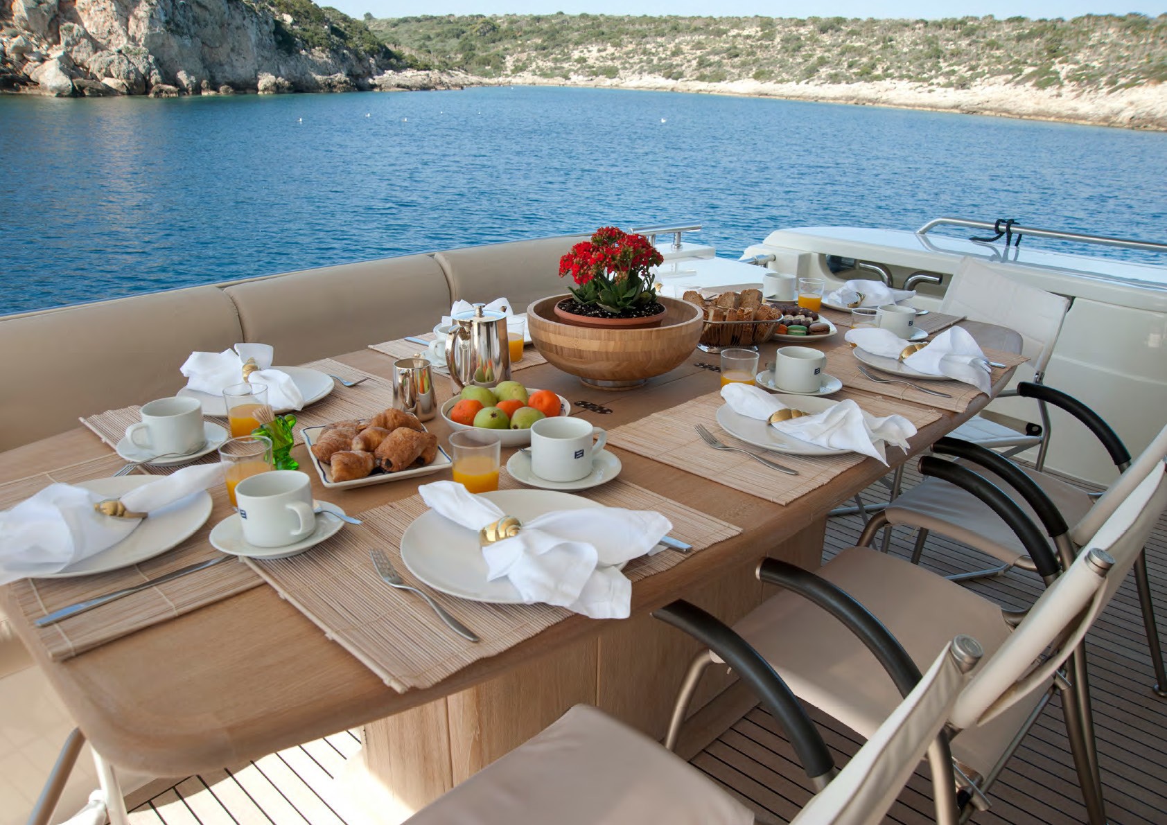 [25m-Yacht-JULIE-M]-10194-79.jpg