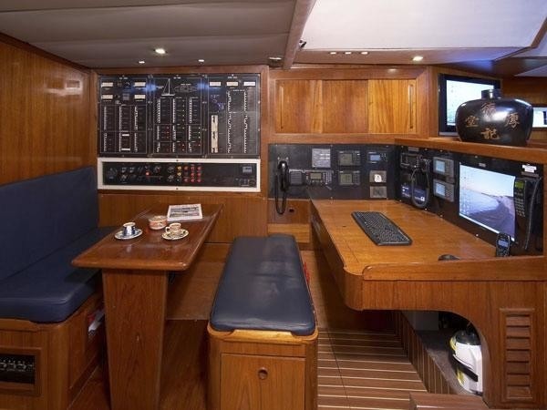 [25m-Yacht-NOHEEA]-1557-156.jpg