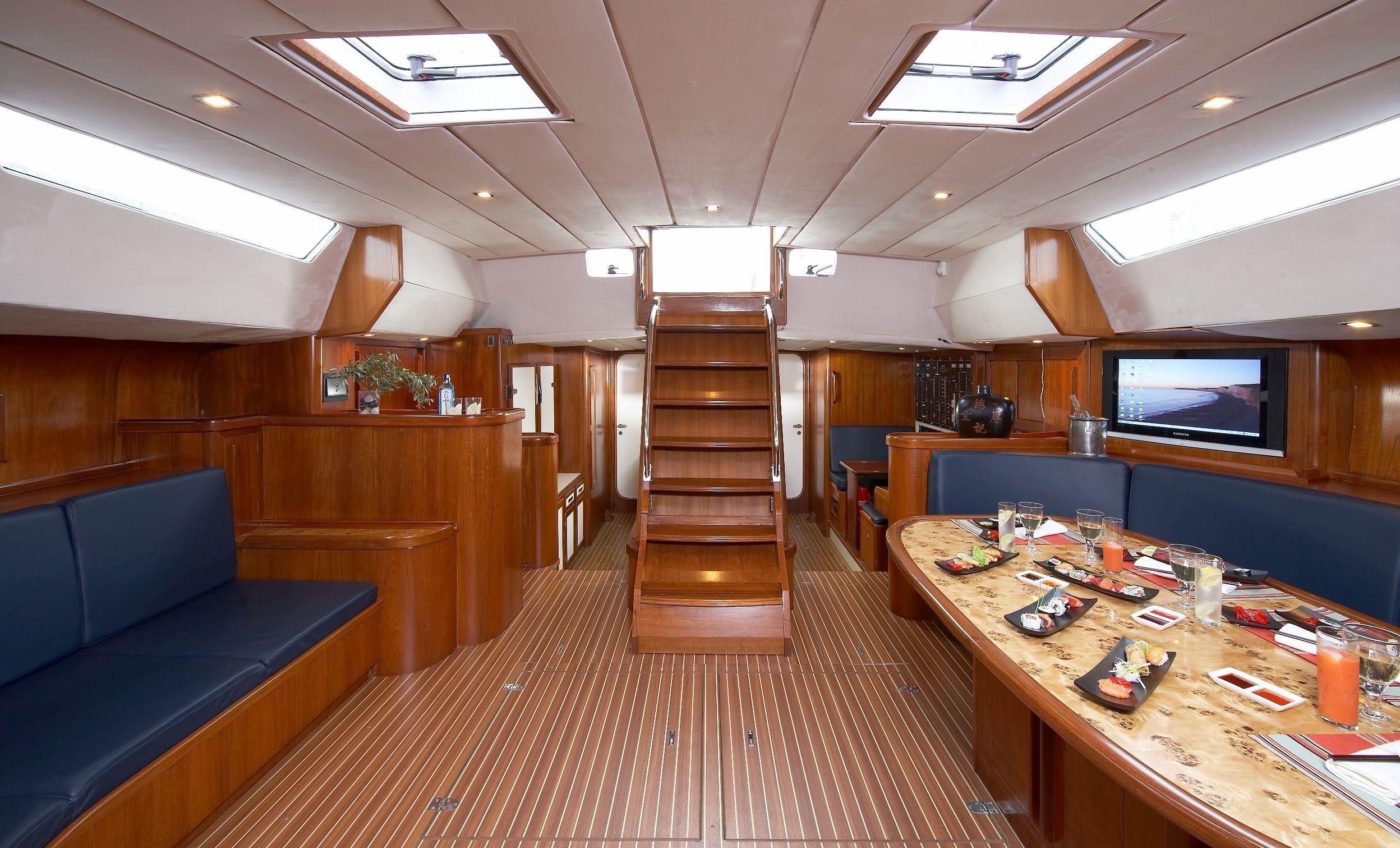 [25m-Yacht-NOHEEA]-1557-25.jpg
