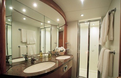 [25m-Yacht-SERENITY]-10028-24.jpg