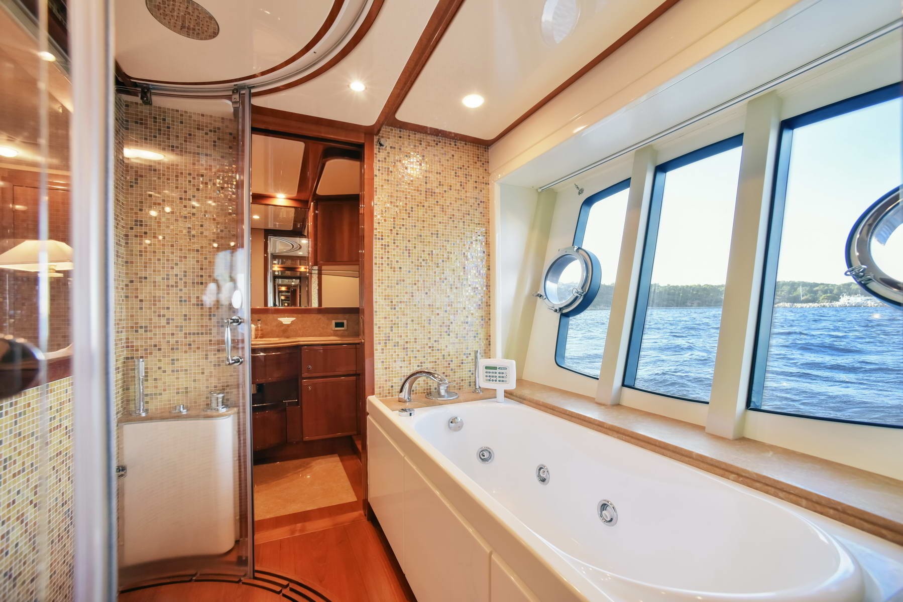 [27m-Yacht-DAY-OFF]-10192-107.jpg
