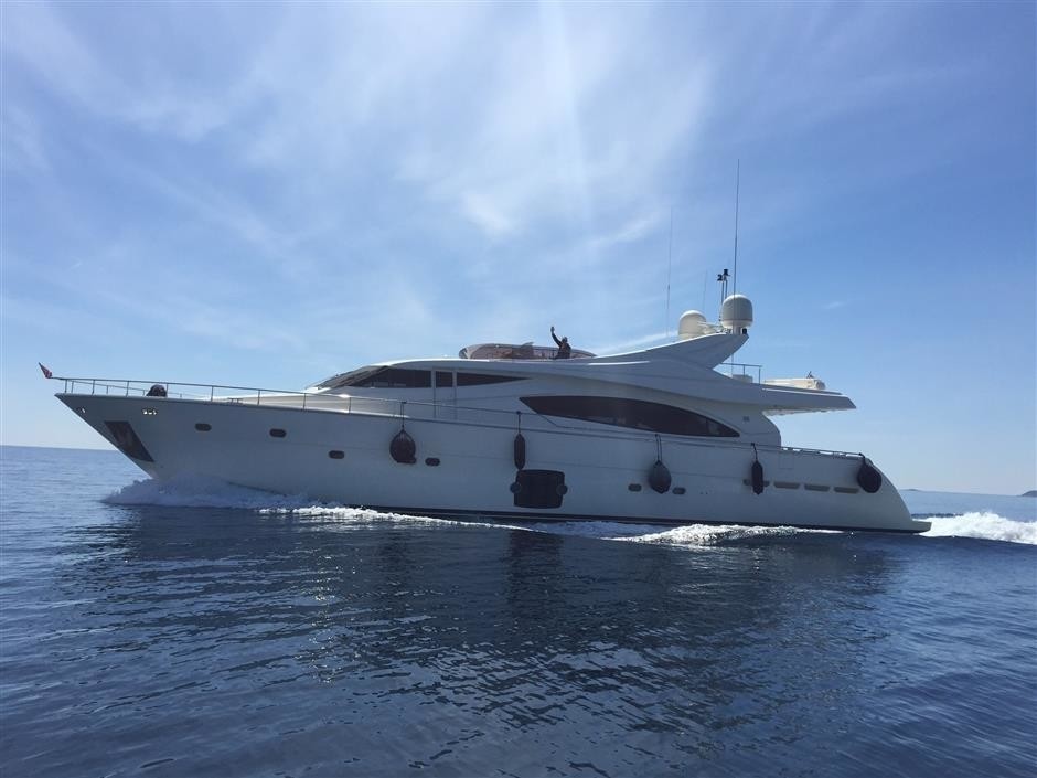 [27m-Yacht-DAY-OFF]-10192-17.jpg