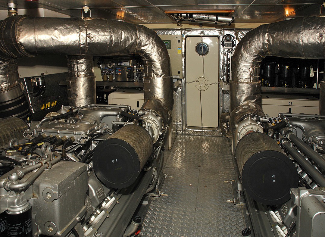 [27m-Yacht-DREAM-ON]-10222-18.jpg