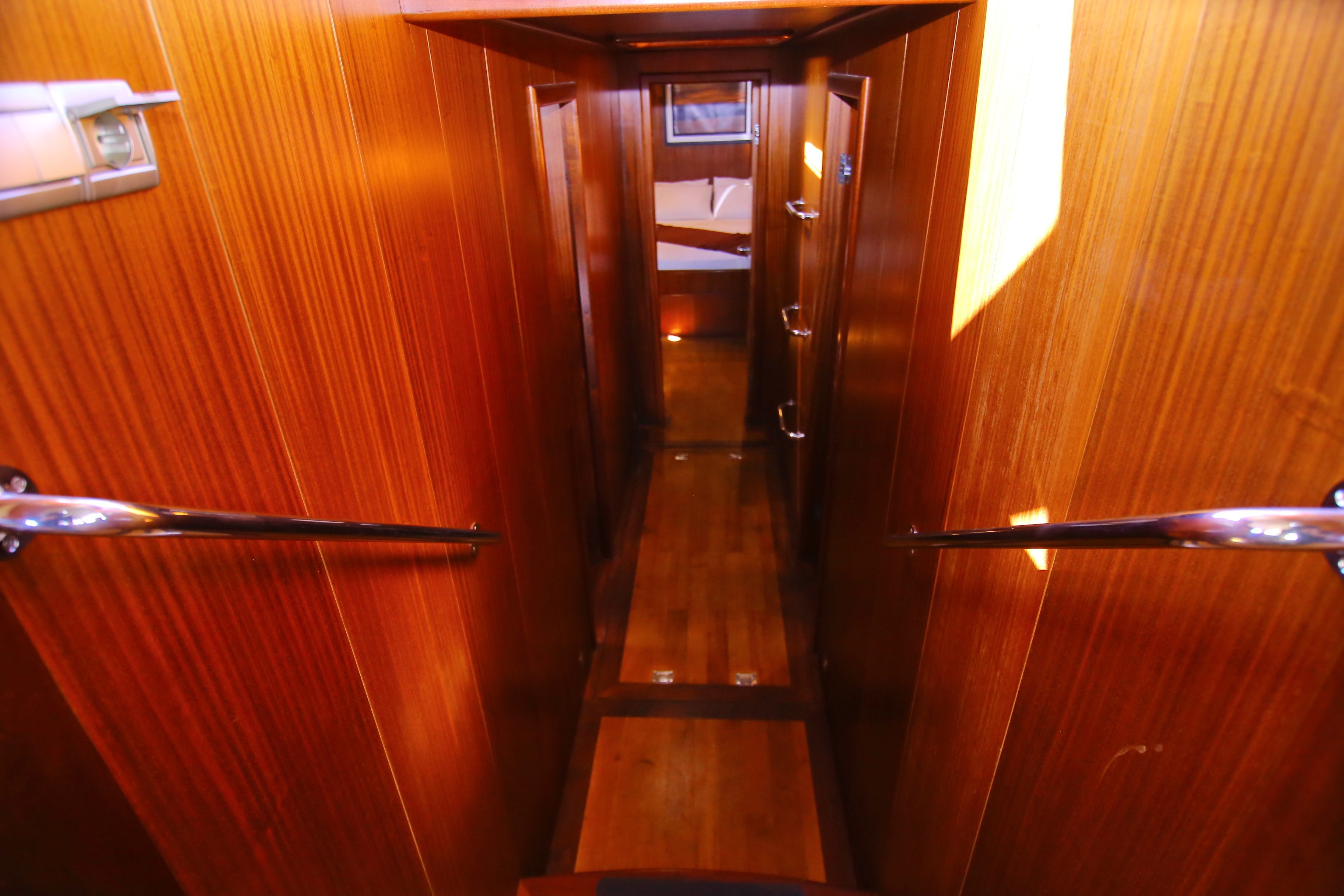 [28m-Yacht-BESAME-MUCHO]-10146-109.jpg