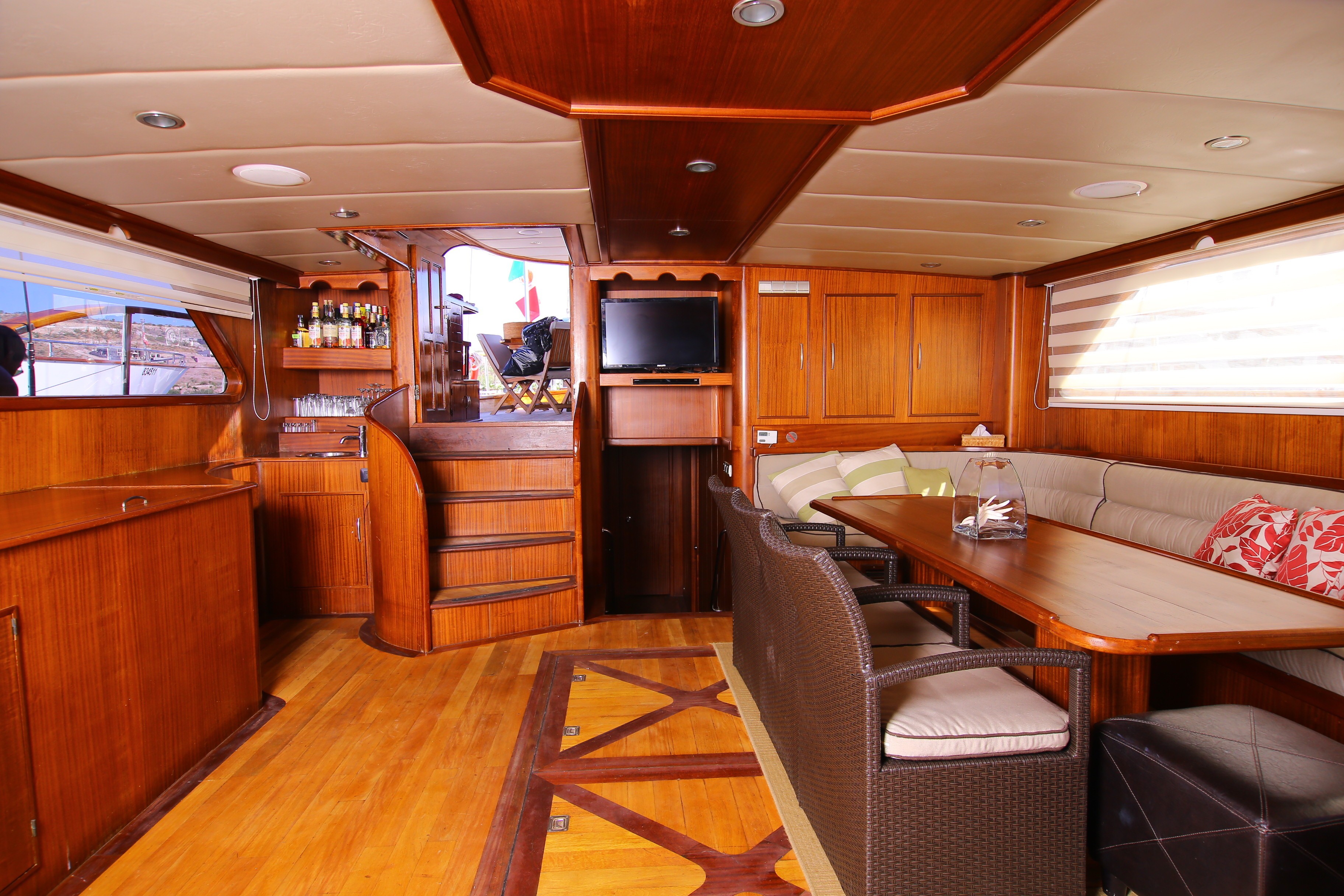 [28m-Yacht-BESAME-MUCHO]-10146-134.jpg