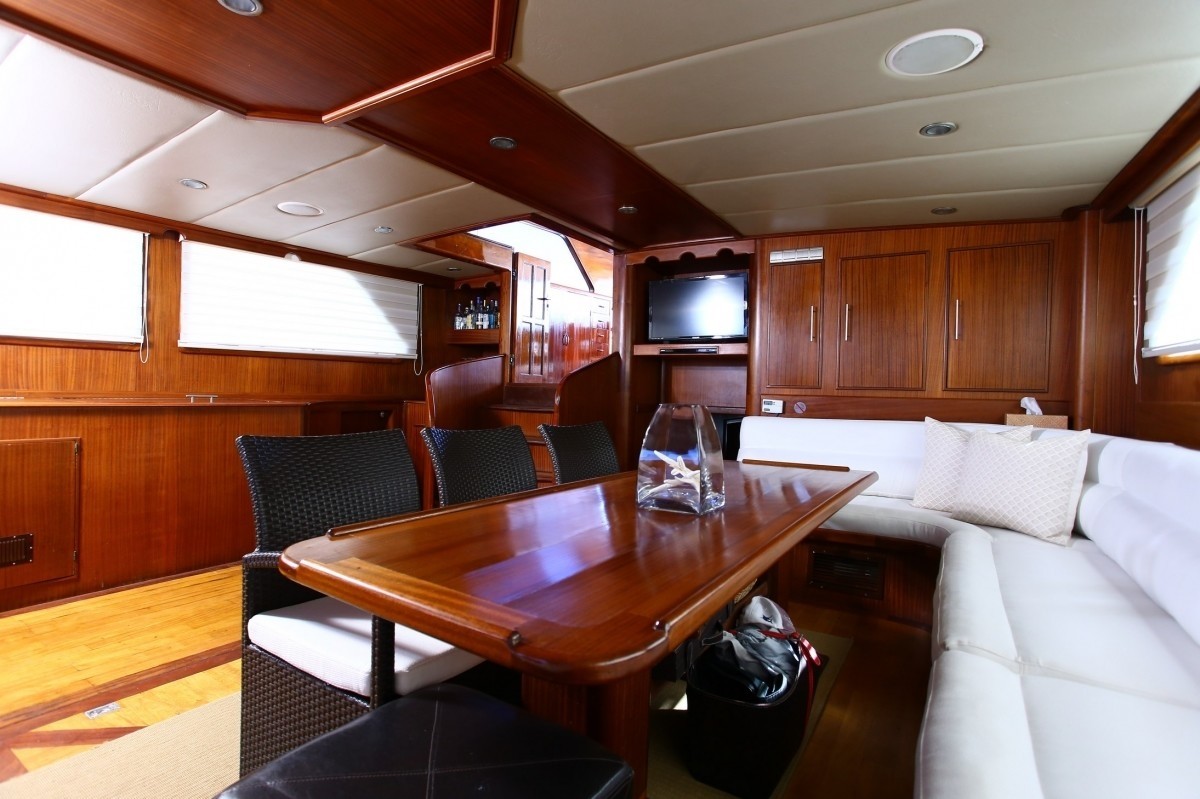 [28m-Yacht-BESAME-MUCHO]-10146-163.jpg