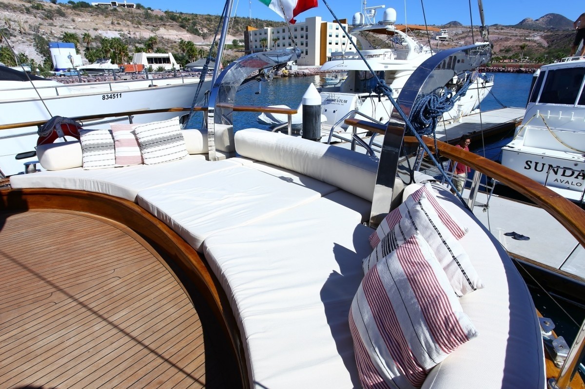 [28m-Yacht-BESAME-MUCHO]-10146-164.jpg