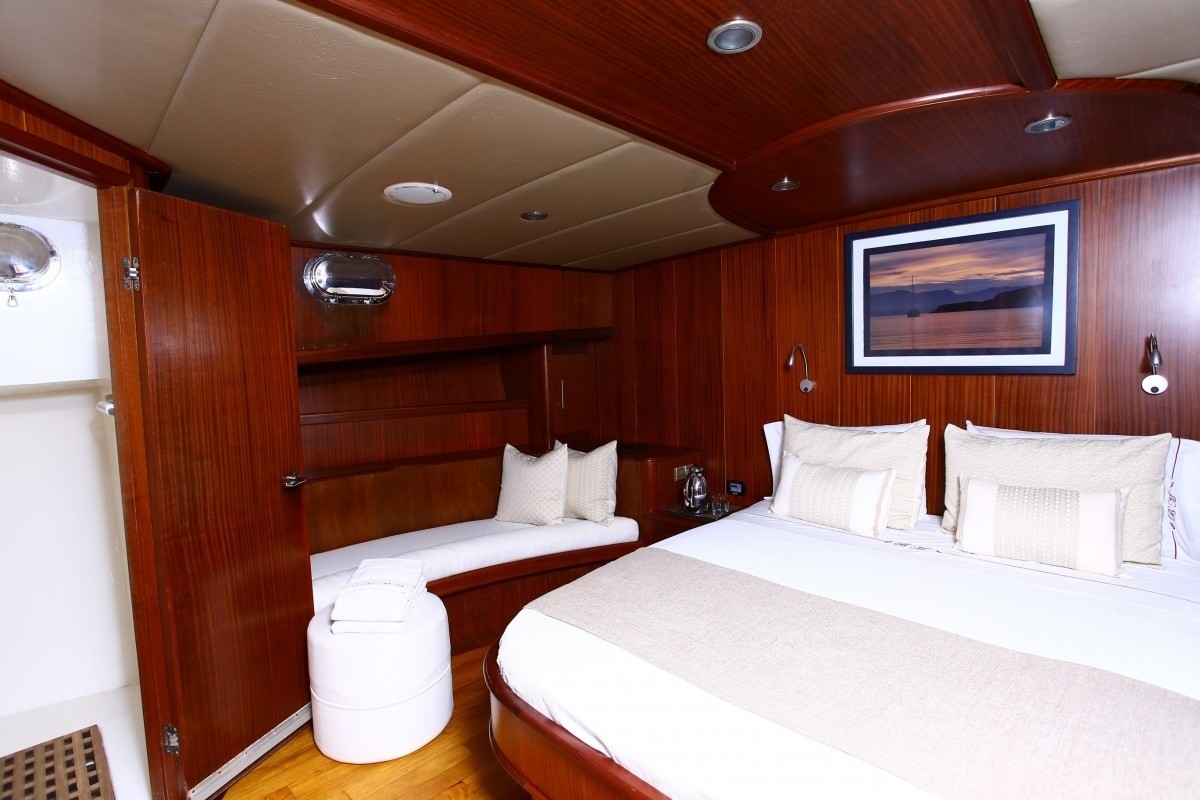 [28m-Yacht-BESAME-MUCHO]-10146-19.jpg