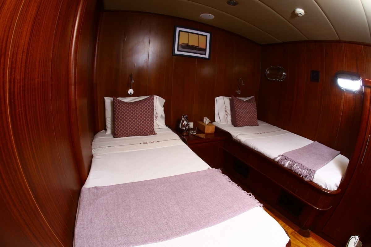 [28m-Yacht-BESAME-MUCHO]-10146-204.jpg