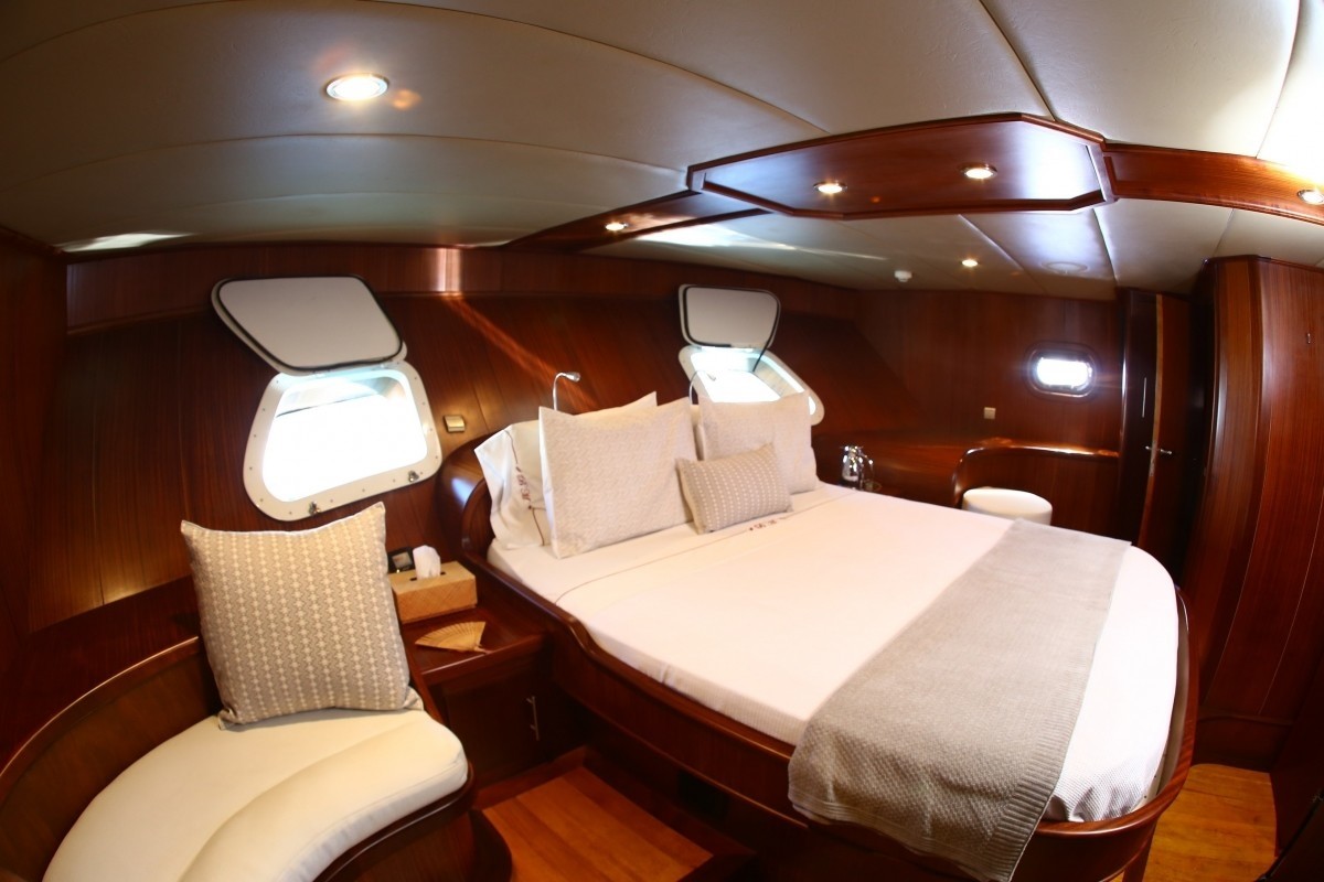 [28m-Yacht-BESAME-MUCHO]-10146-51.jpg