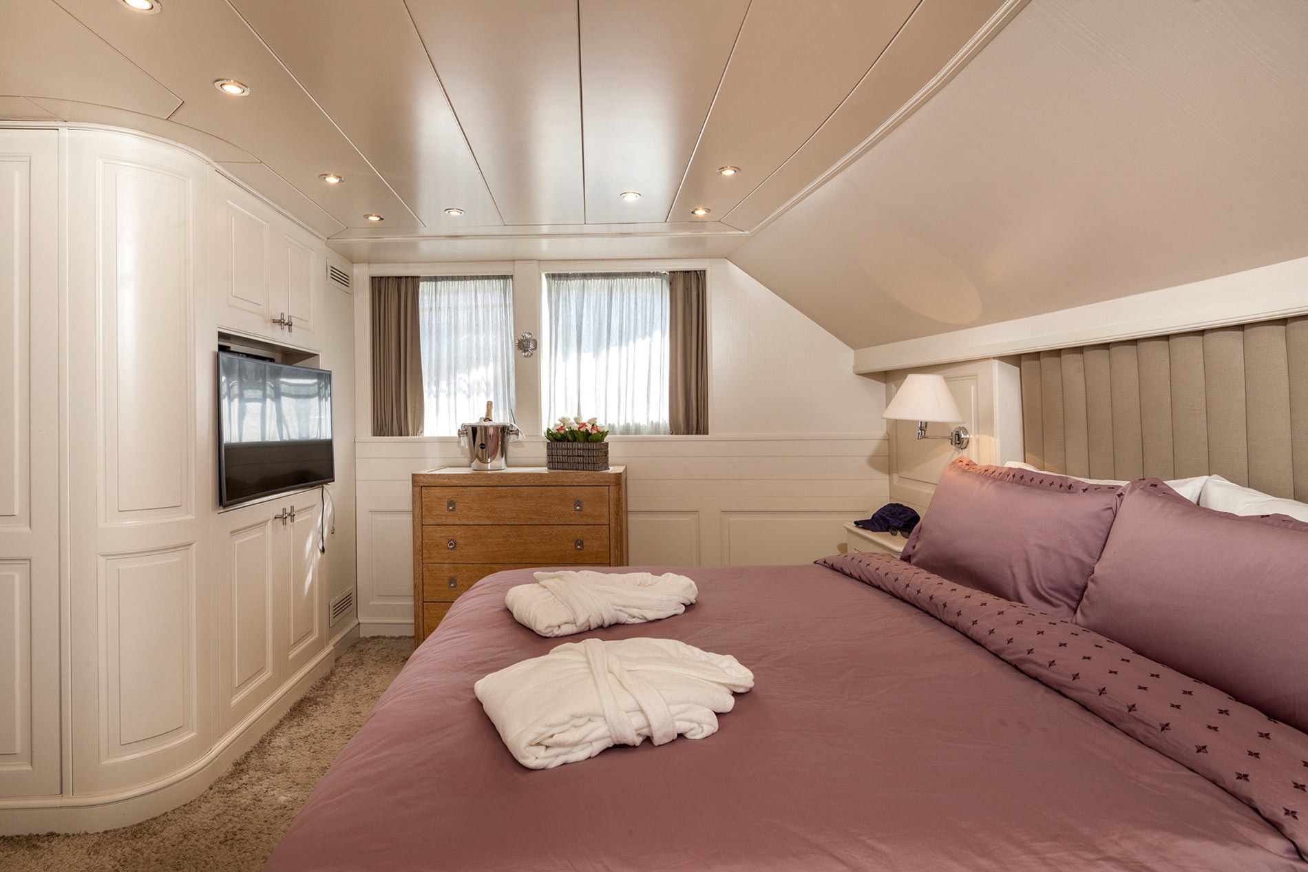 [28m-Yacht-HARMONYA]-10324-110.jpg
