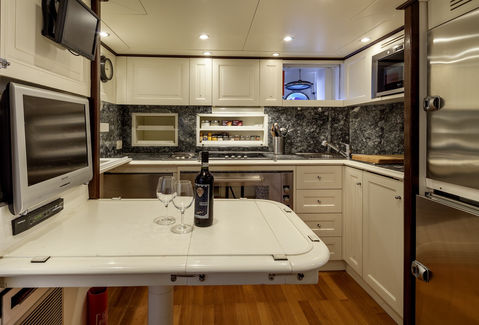 [28m-Yacht-HARMONYA]-10324-174.jpg
