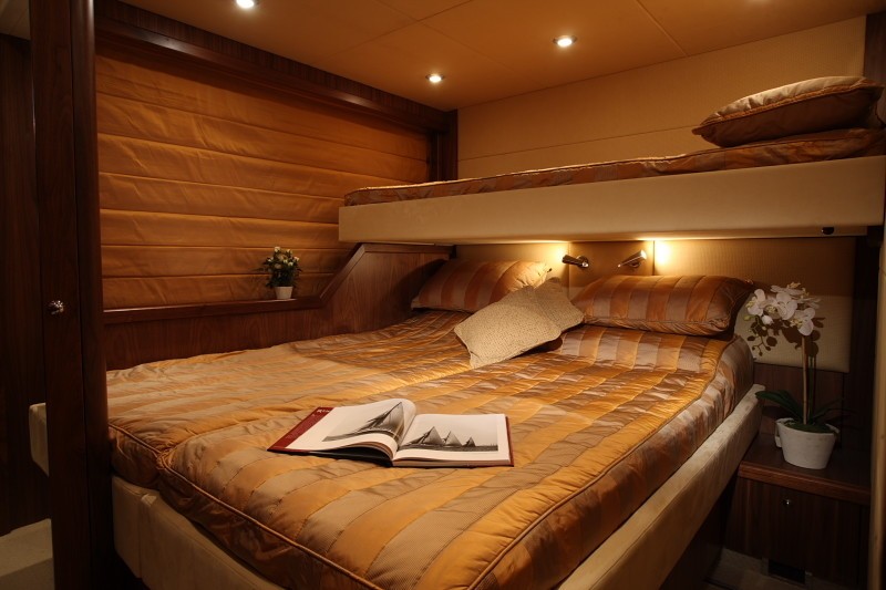 [28m-Yacht-HONEY-BEAR]-1549-130.jpg