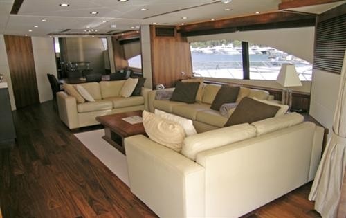 [28m-Yacht-LEADING-FEARLESSLY]-1700-75.jpg