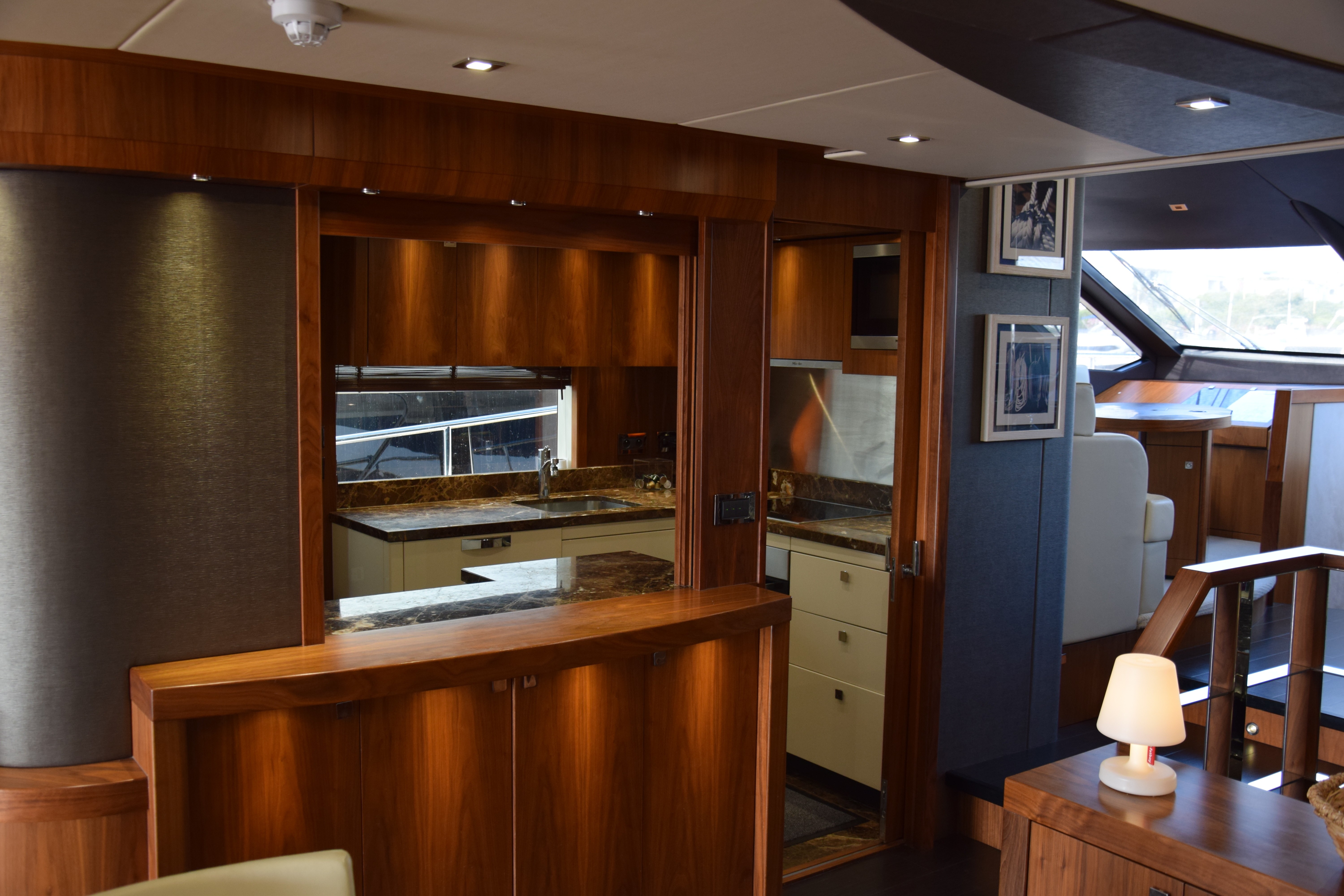 [28m-Yacht-RAY-III]-10294-134.jpg