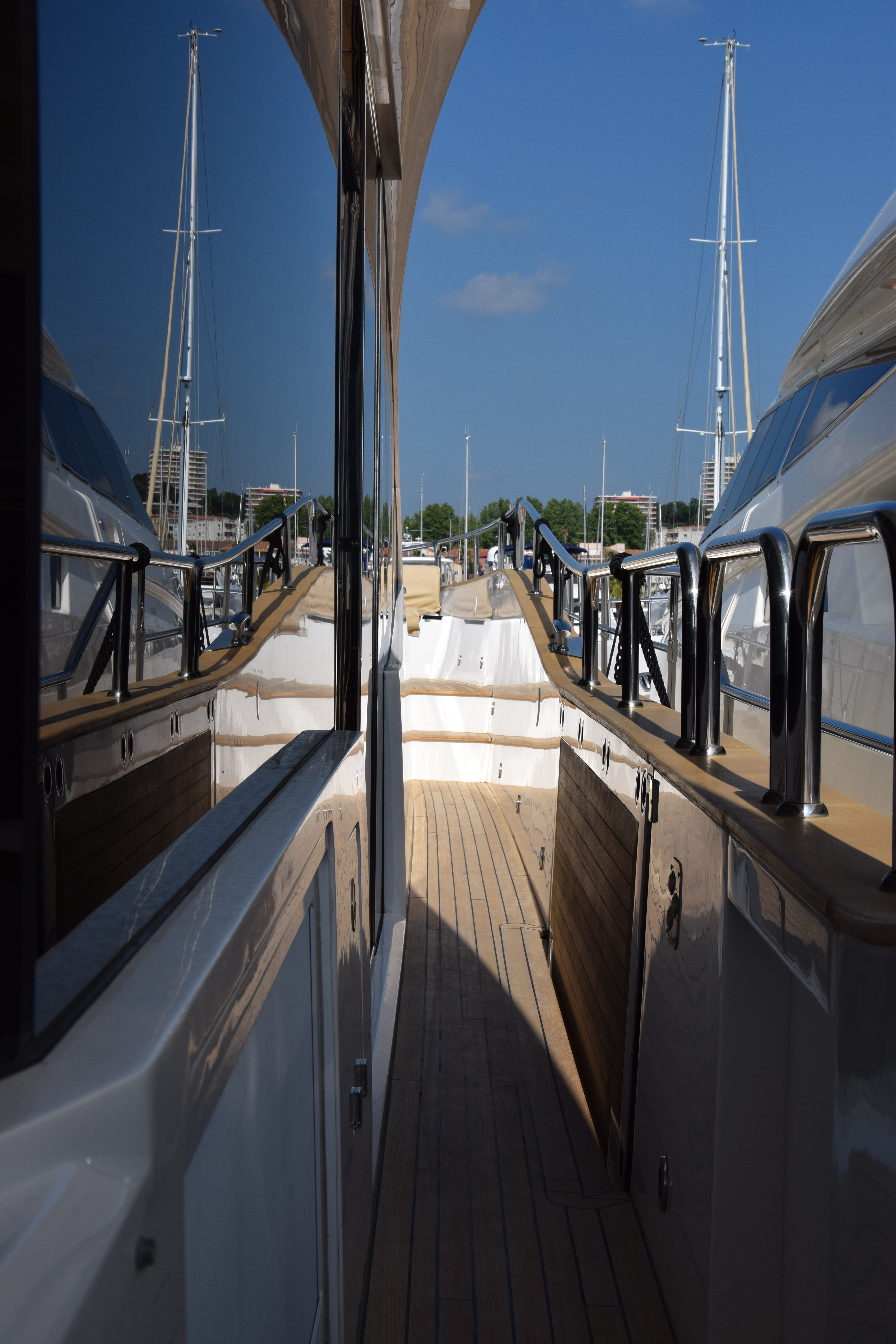 [28m-Yacht-RAY-III]-10294-170.jpg