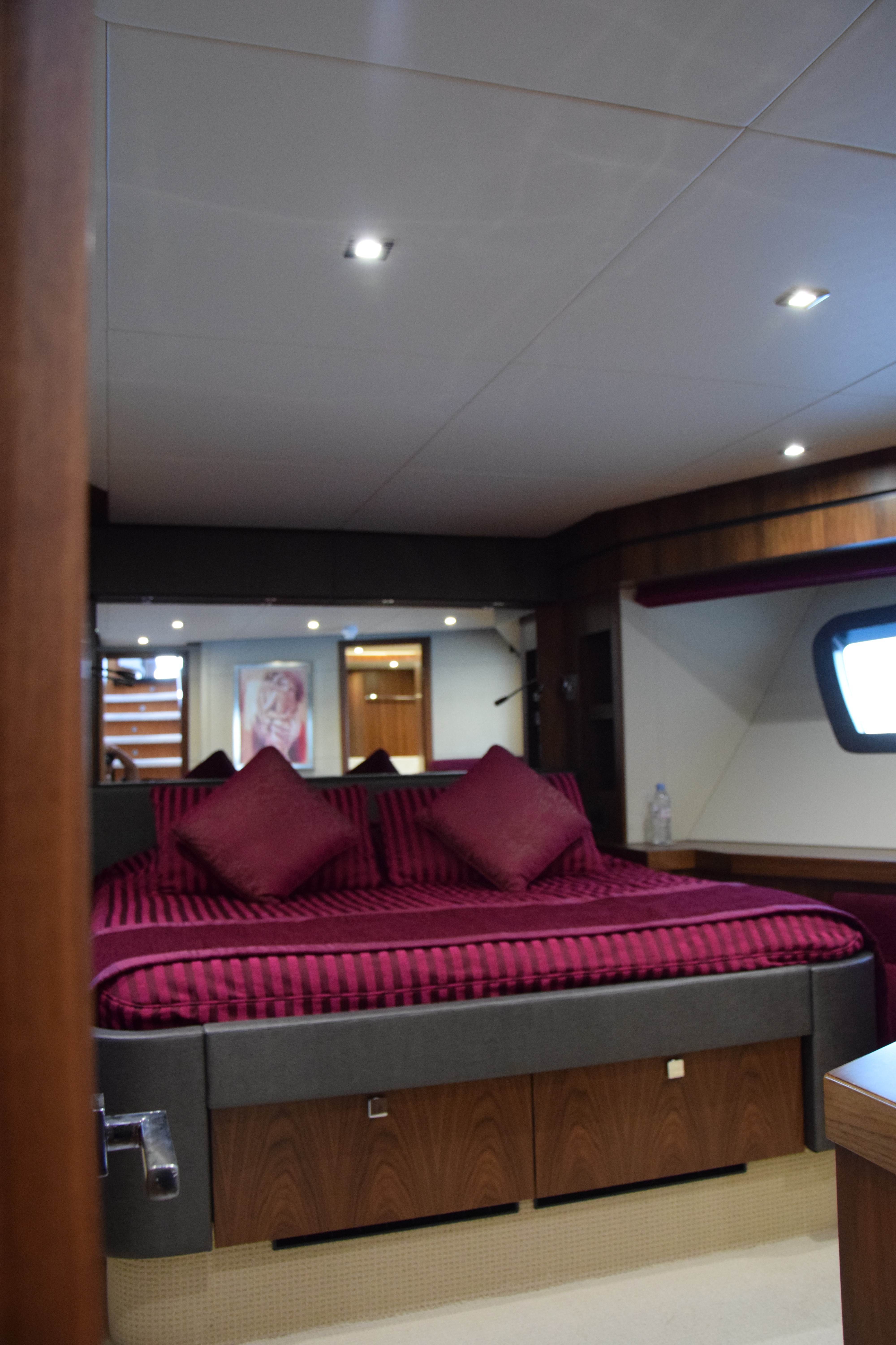 [28m-Yacht-RAY-III]-10294-175.jpg