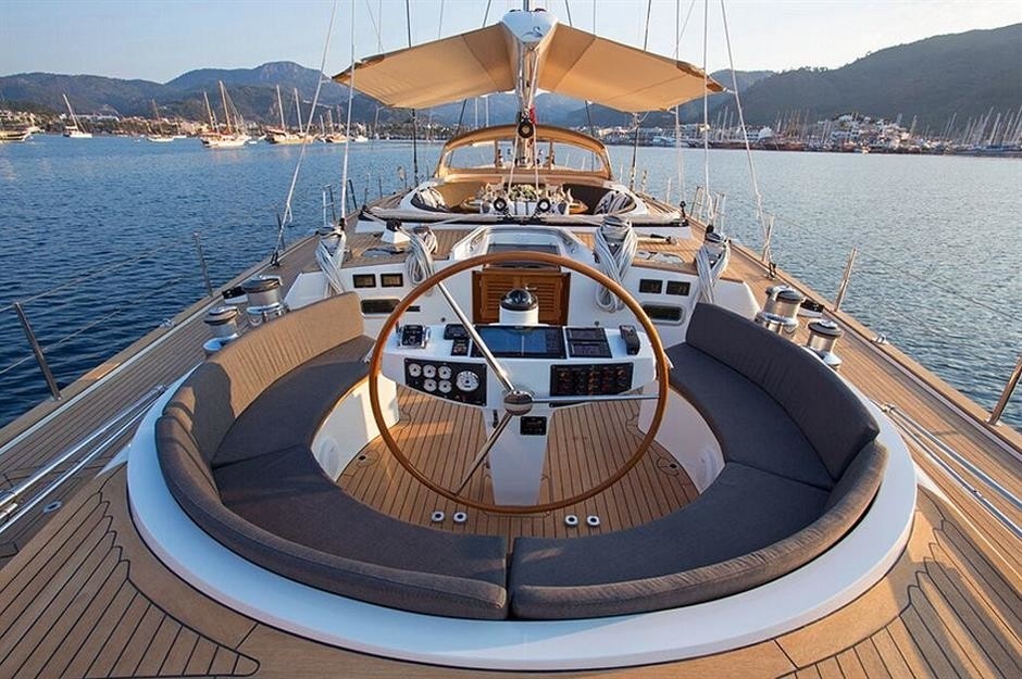 [28m-Yacht-SAVARONA]-10132-70.jpg