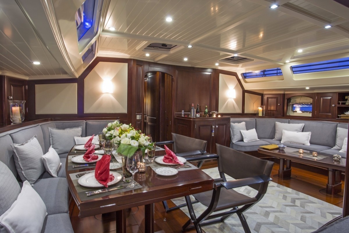 [28m-Yacht-SAVARONA]-10132-99.jpg
