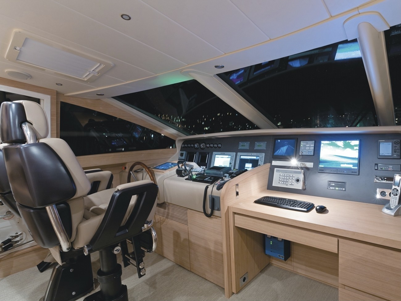 [30m-Yacht-HUMMINGBIRD]-1332-102.jpg