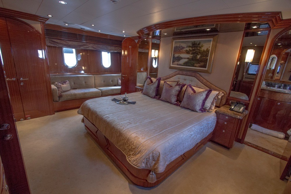 [30m-Yacht-LIMITLESS]-1130-113.jpg