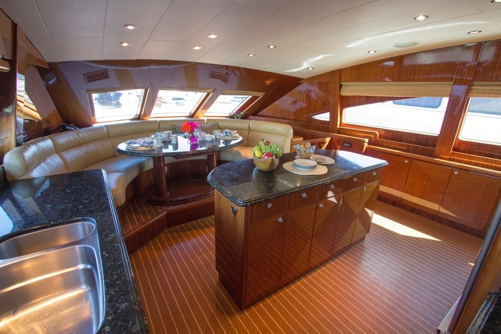 [30m-Yacht-LIMITLESS]-1130-210.jpg