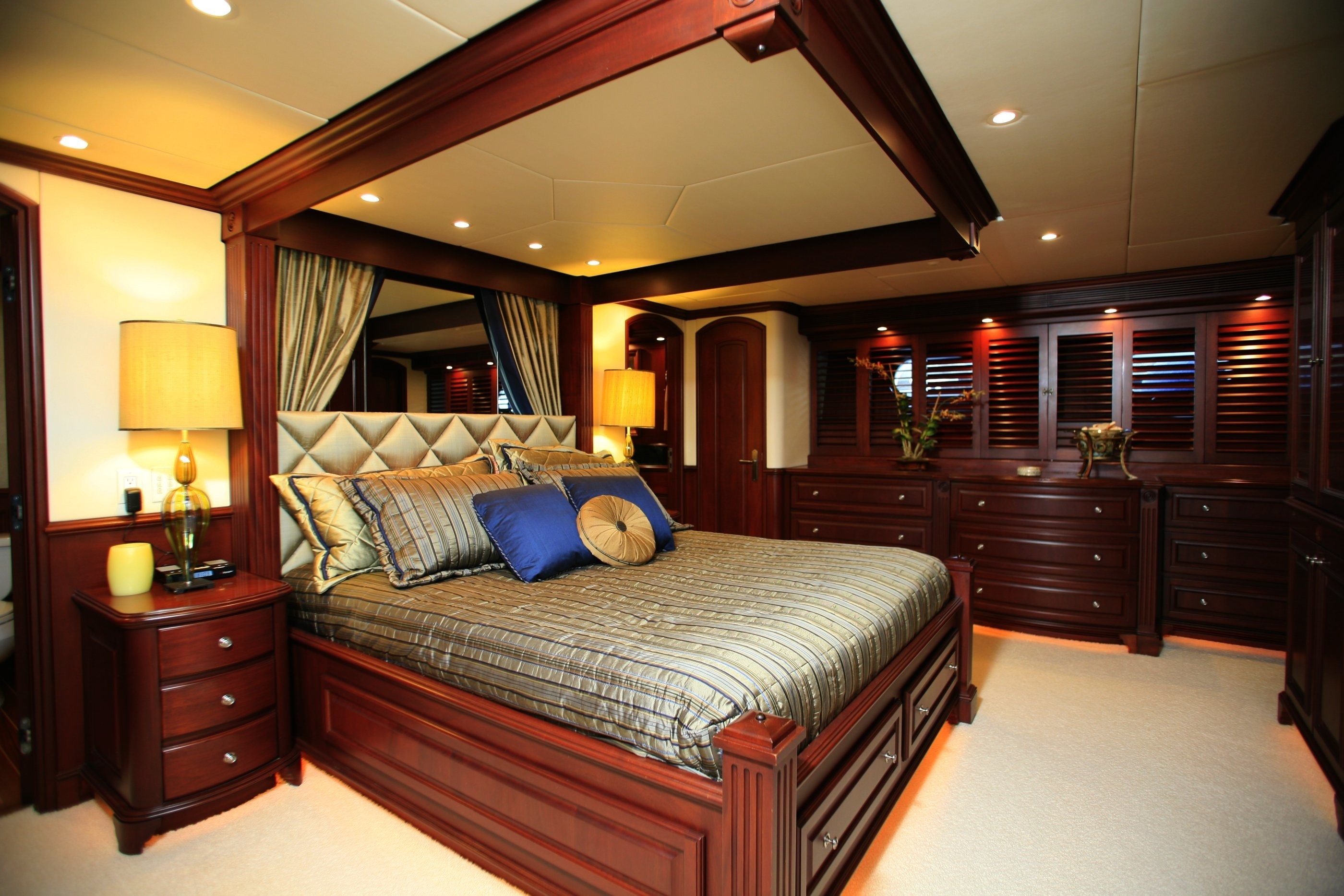 [32m-Yacht-REFLECTIONS]-10202-157.jpg