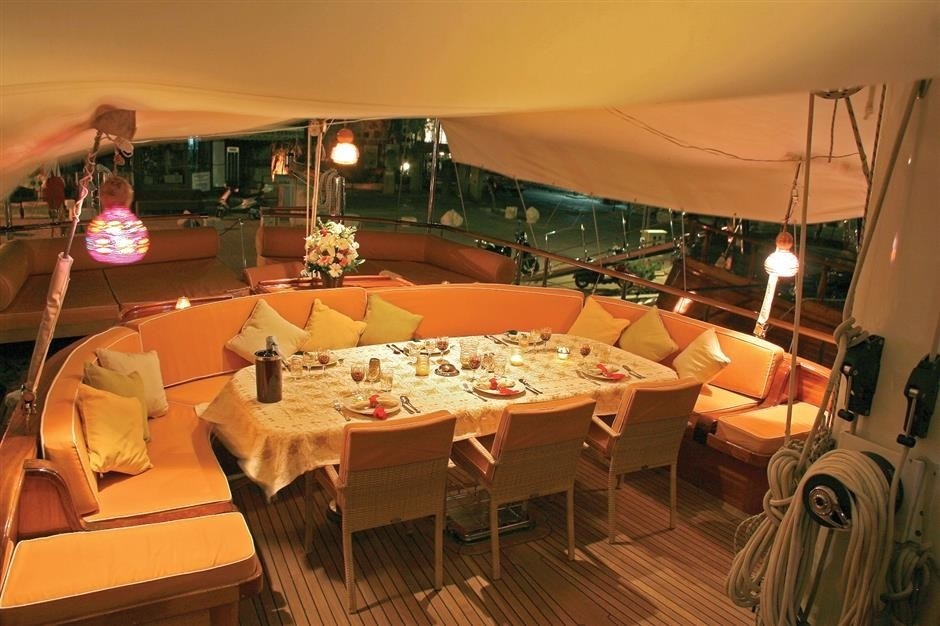 [33m-Yacht-SHANTI]-1760-90.jpg