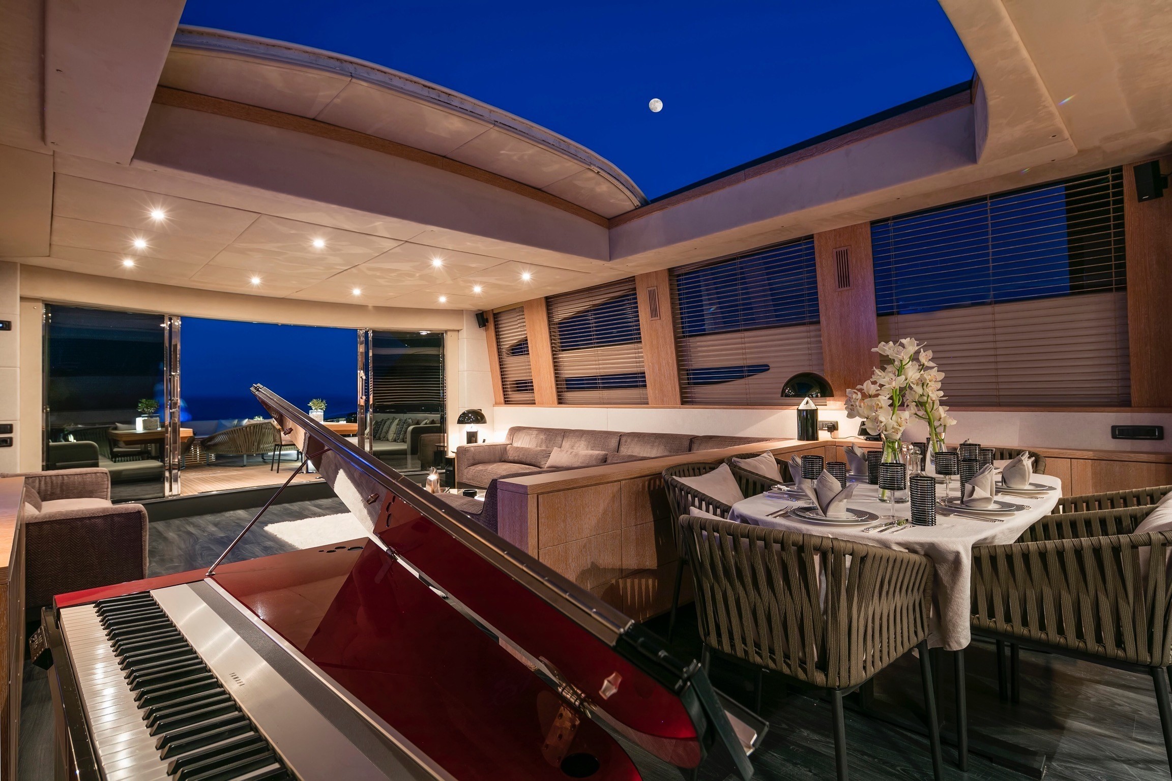[34m-Yacht-SAINT]-1400-180.jpg