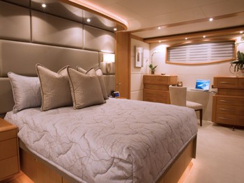 [35m-Yacht-LONG-AWEIGHTED]-1424-167.jpg